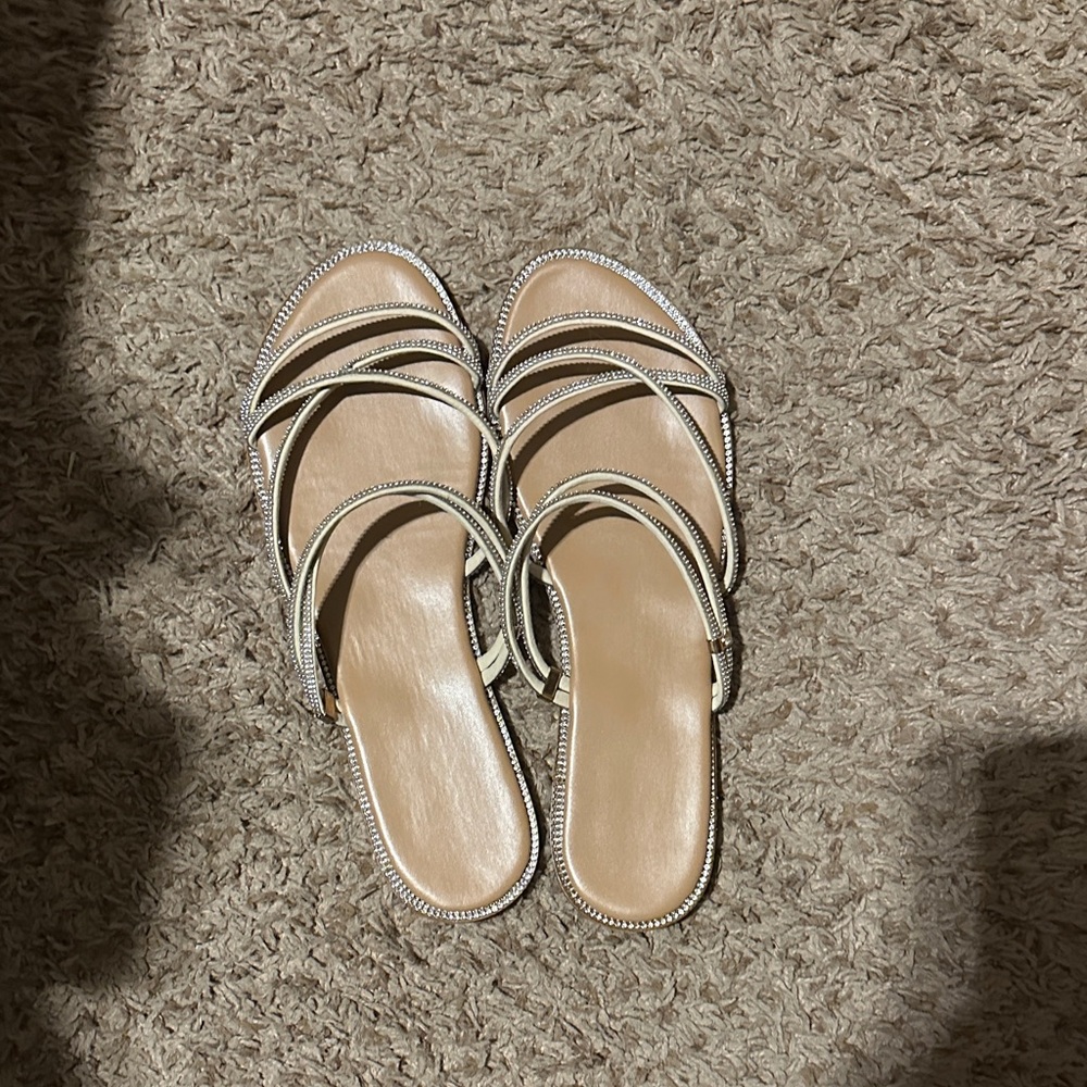 Chic Tan Strappy Sandals